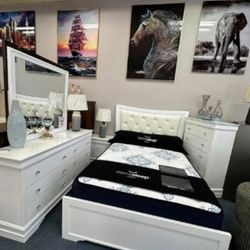 Luxury Queen Size Bed With Mattress Available At Discounted Price