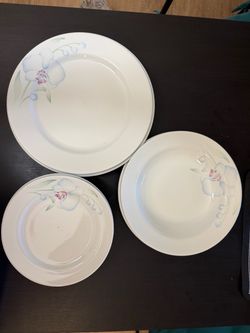 White Floral Ceramic Dinner Plates Set