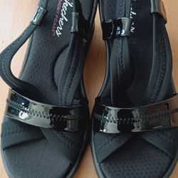 New Skecher Wedge Strappy Sandals Women's size 9