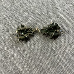 BSK Vintage Green Leaf Clip On Earrings