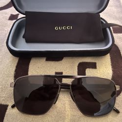Brand: Gucci 5.0 5.0 out of 5 stars (6) Gucci GG1164S Lettering Logo Caravan-Shaped Non-Polarized Sunglasses for Men – Includes Luxury Eyewear Kit – G