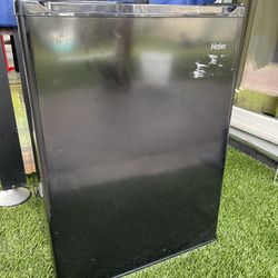 Haier Mini Fridge 🍎 Refri Pequeno
