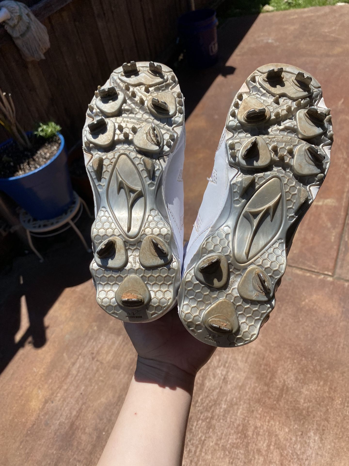 Women Metal Softball Cleats