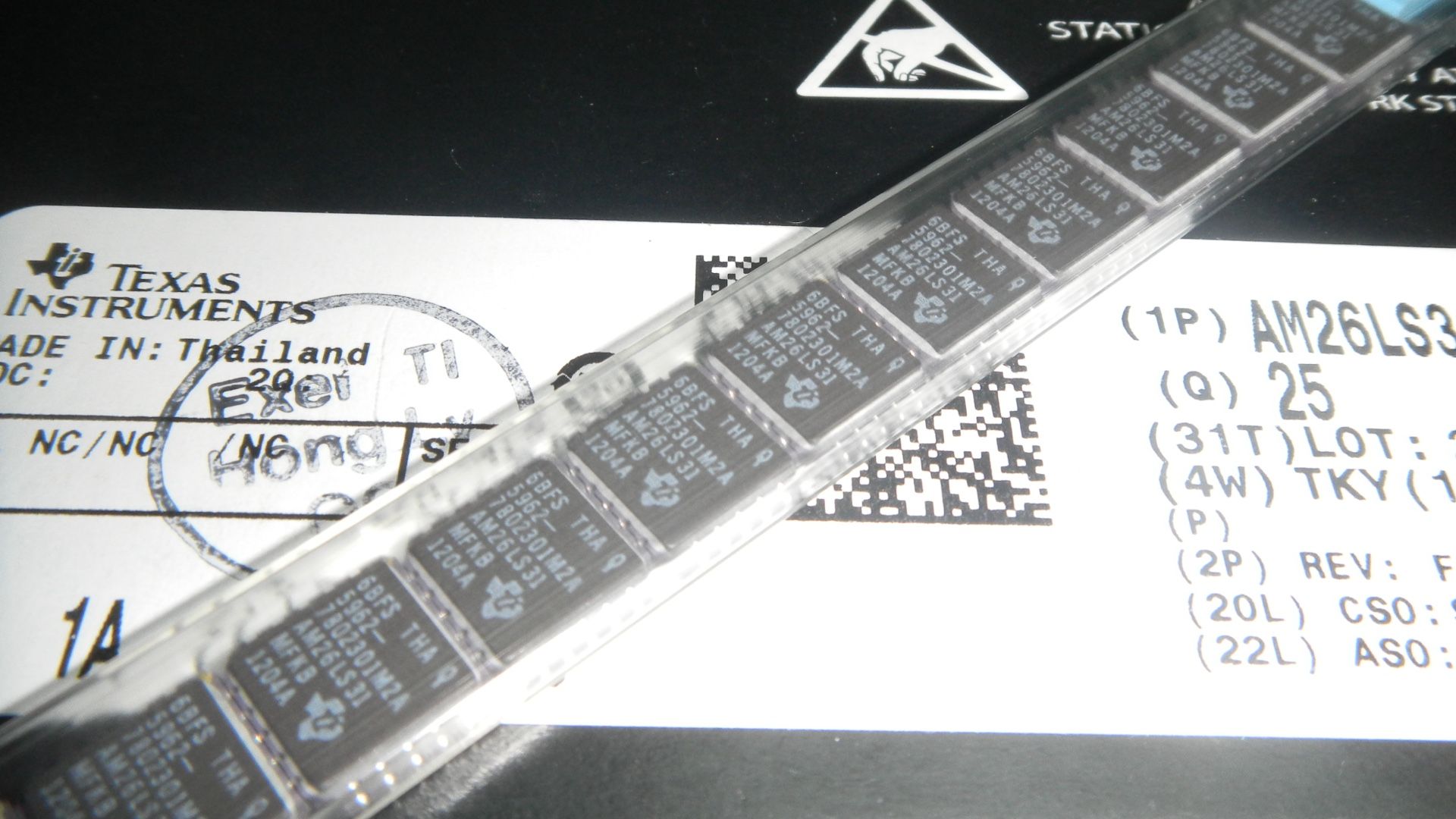 AM26LS31MFKB Supply integrated circuits