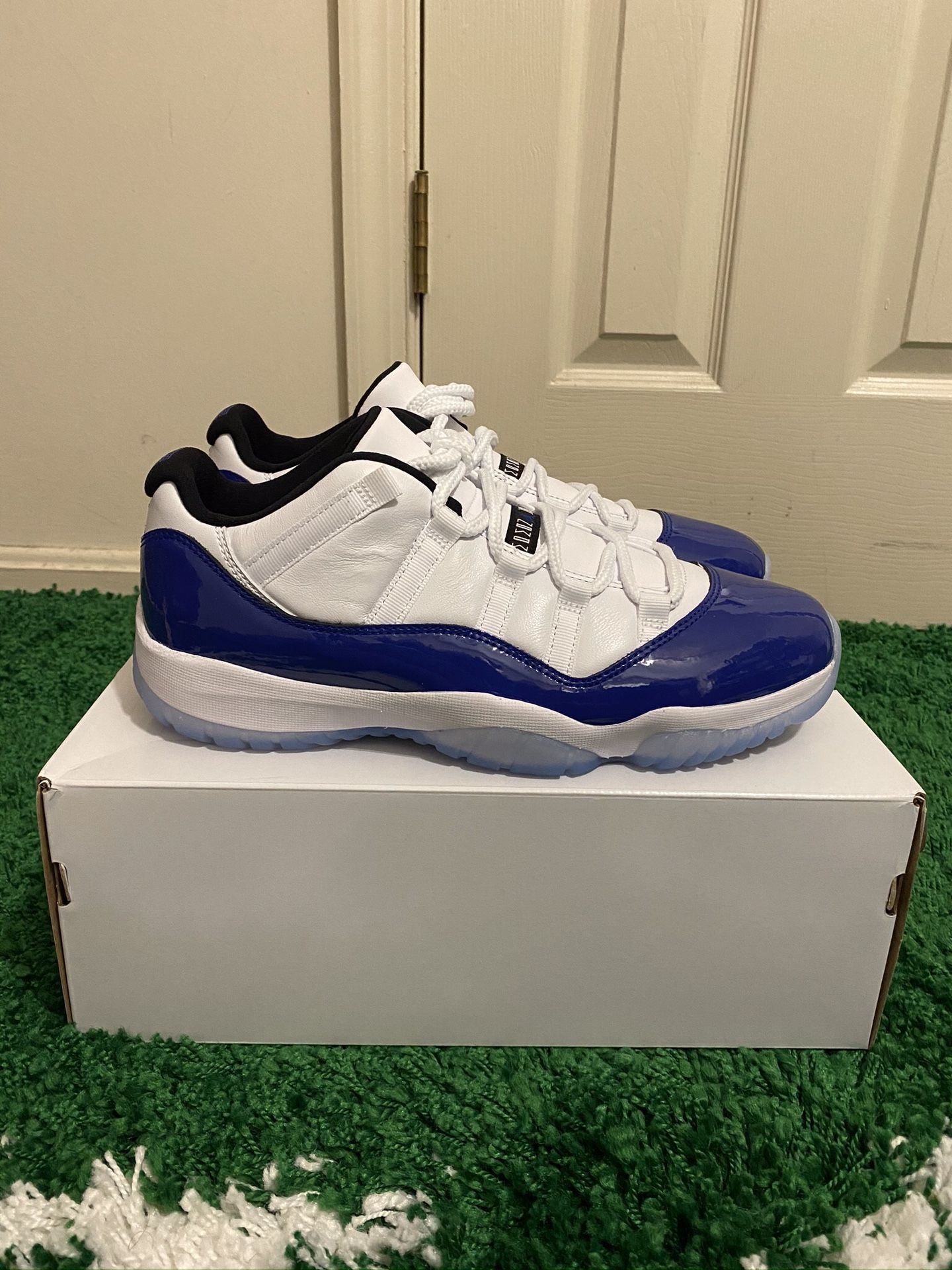 BRAND NEW NIKE AIR JORDAN 11 RETRO CONCORD SKETCH SIZE 11.5 WOMENS 10/10.5 MENS