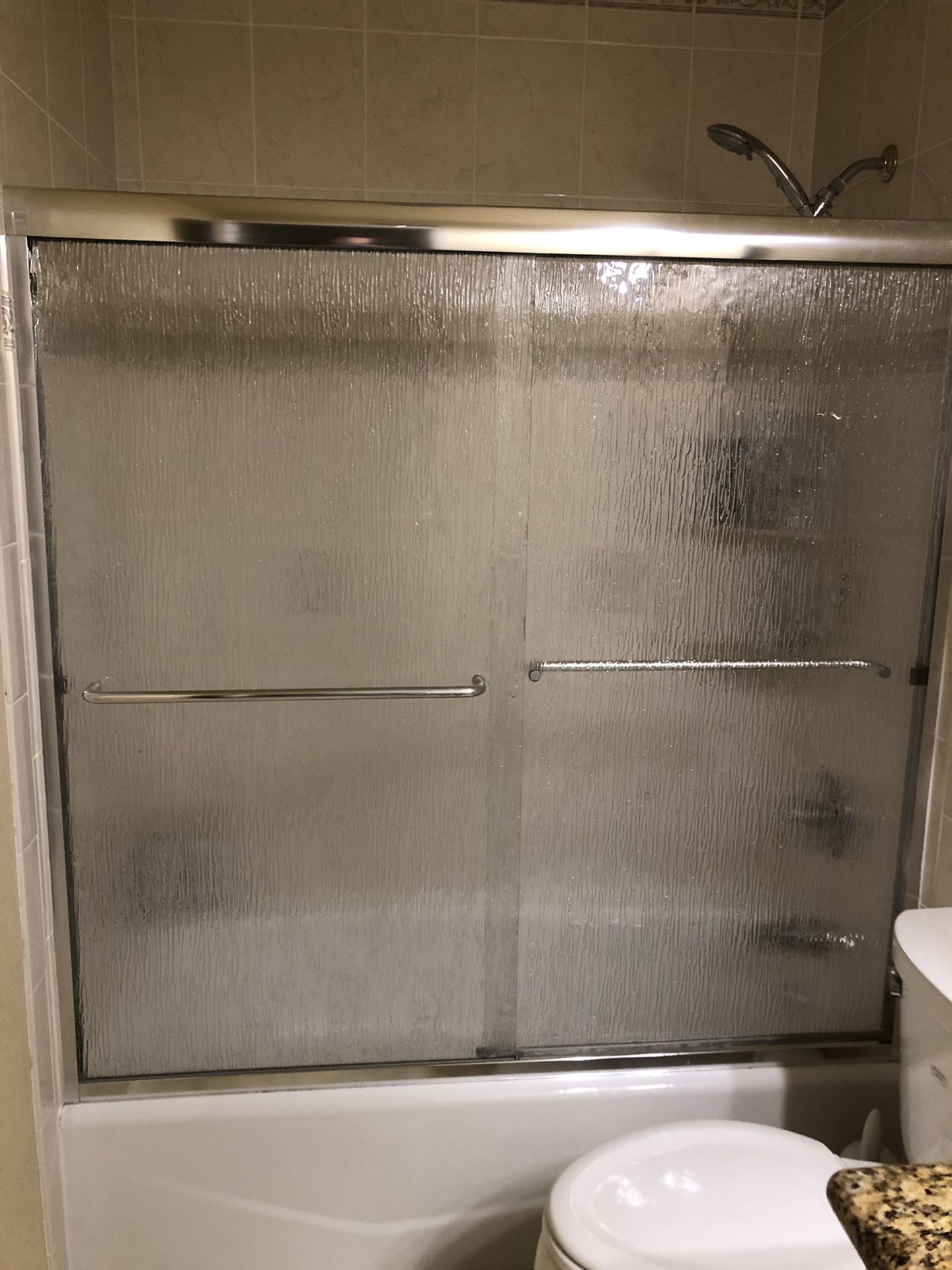 Rain pattern shower/ tub doors