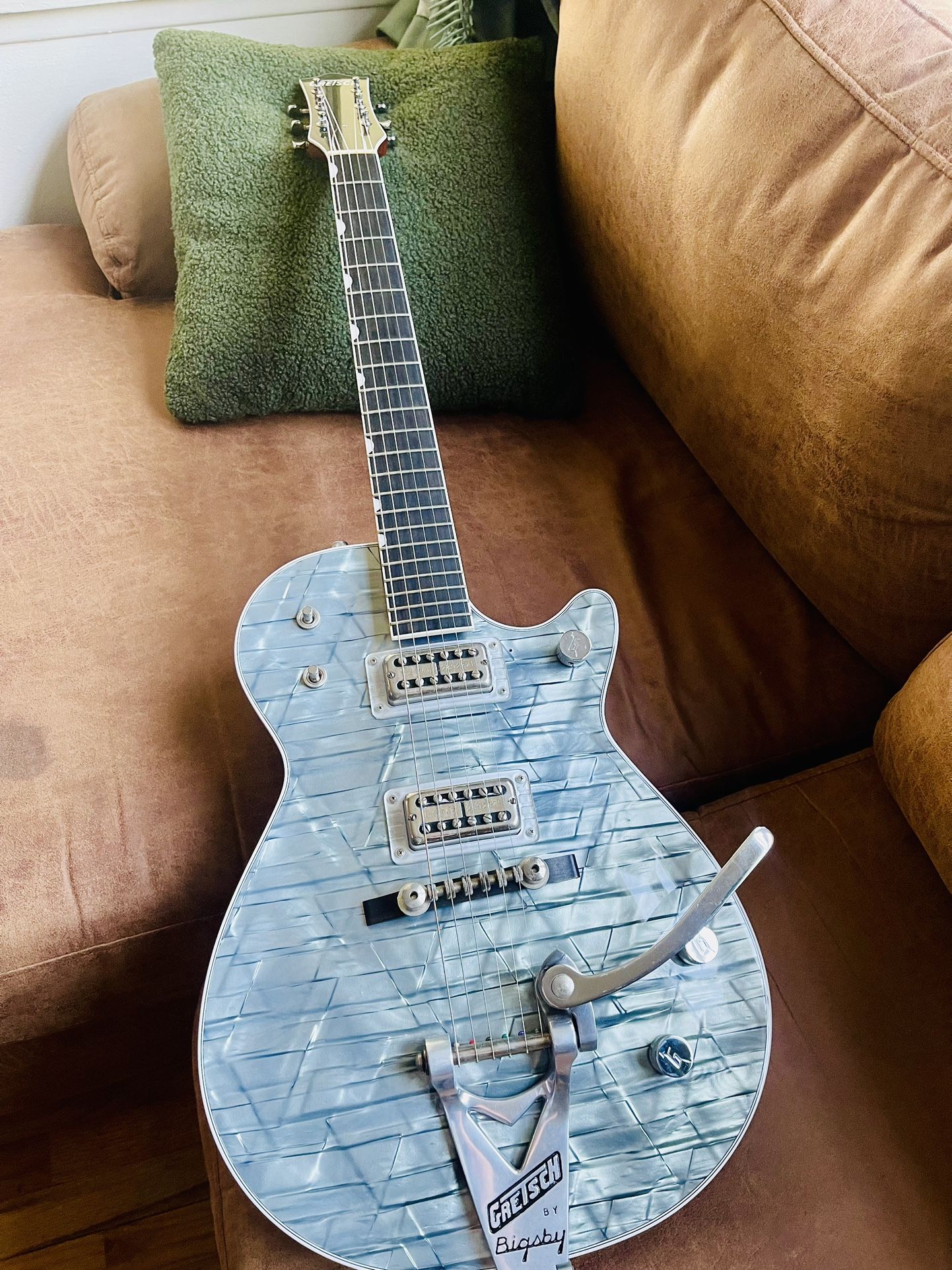 Gretsch Sparkle Jet BLUE PEARL with Bigsby Guitar