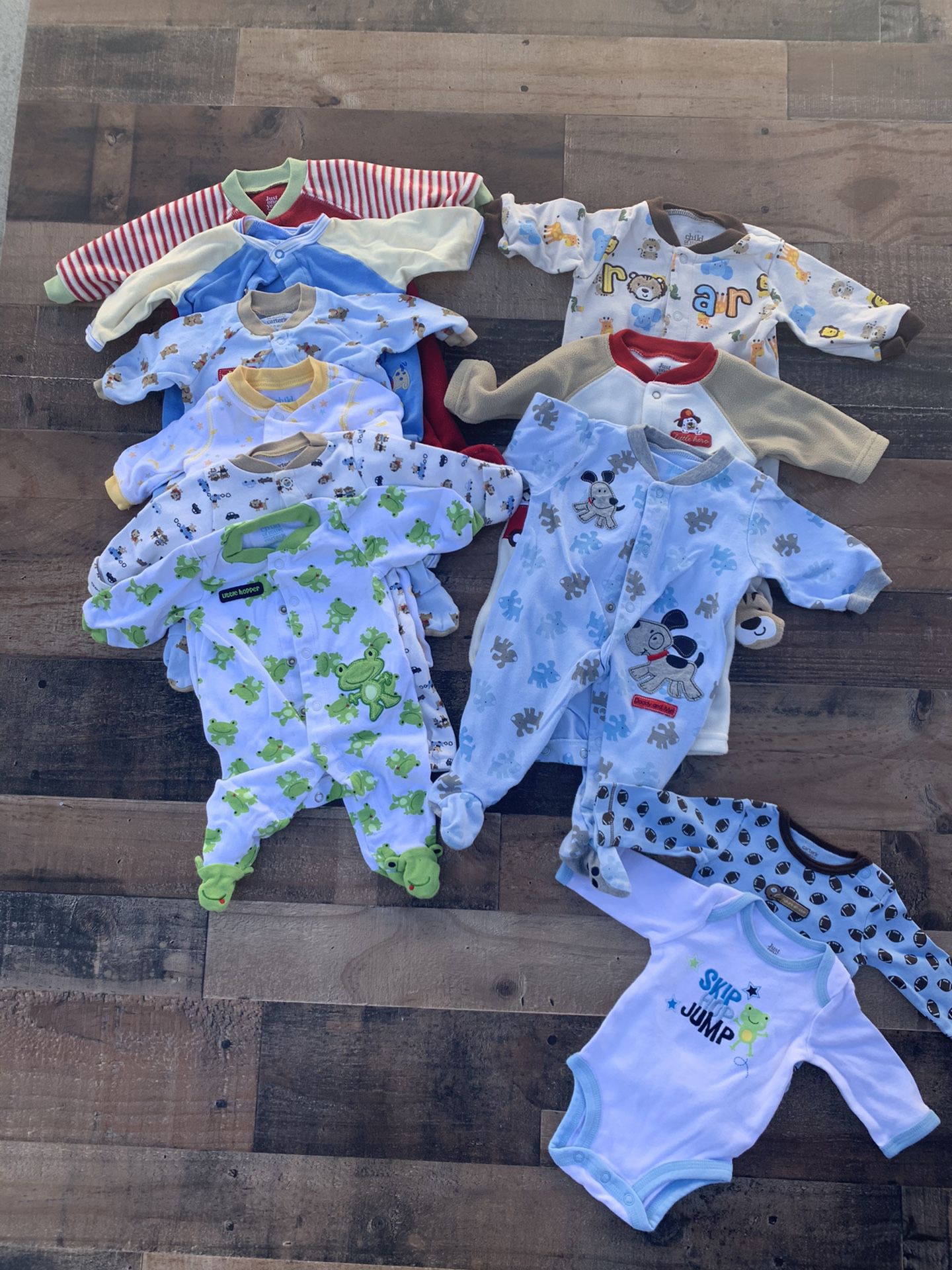 FREE Delivery! Lot of 11 Newborn - 3 months Carters Boys sleepers