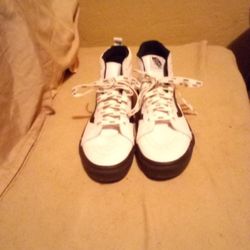 Vans Skateboard white and black size 10.5