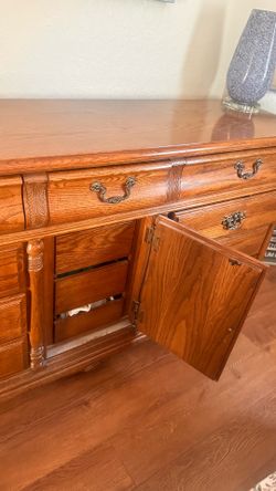 Stanley Furniture Oak Dresser + 2 Matching Nightstands
