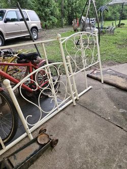 Twin Metal Head Board Foot Board And Rail