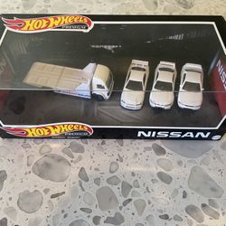 Hot Wheels 1:64 Nissan Skyline GT-R Premium Collector Set