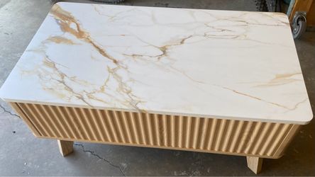 Modern lift top coffee table w/ storage