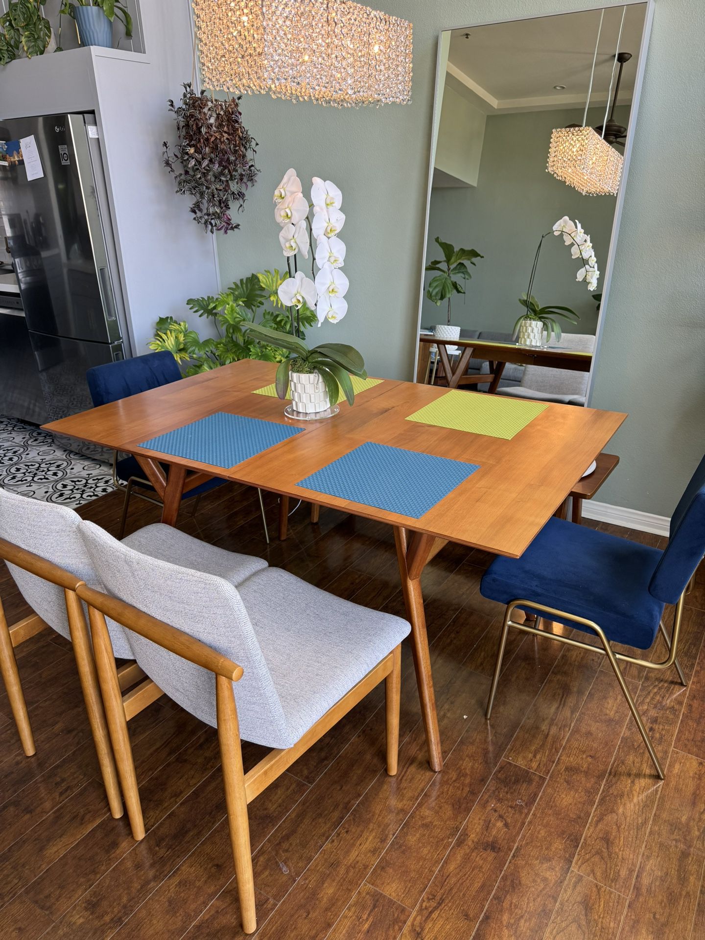 West Elm Mid-Century Expandable Dining Table (60"–80")