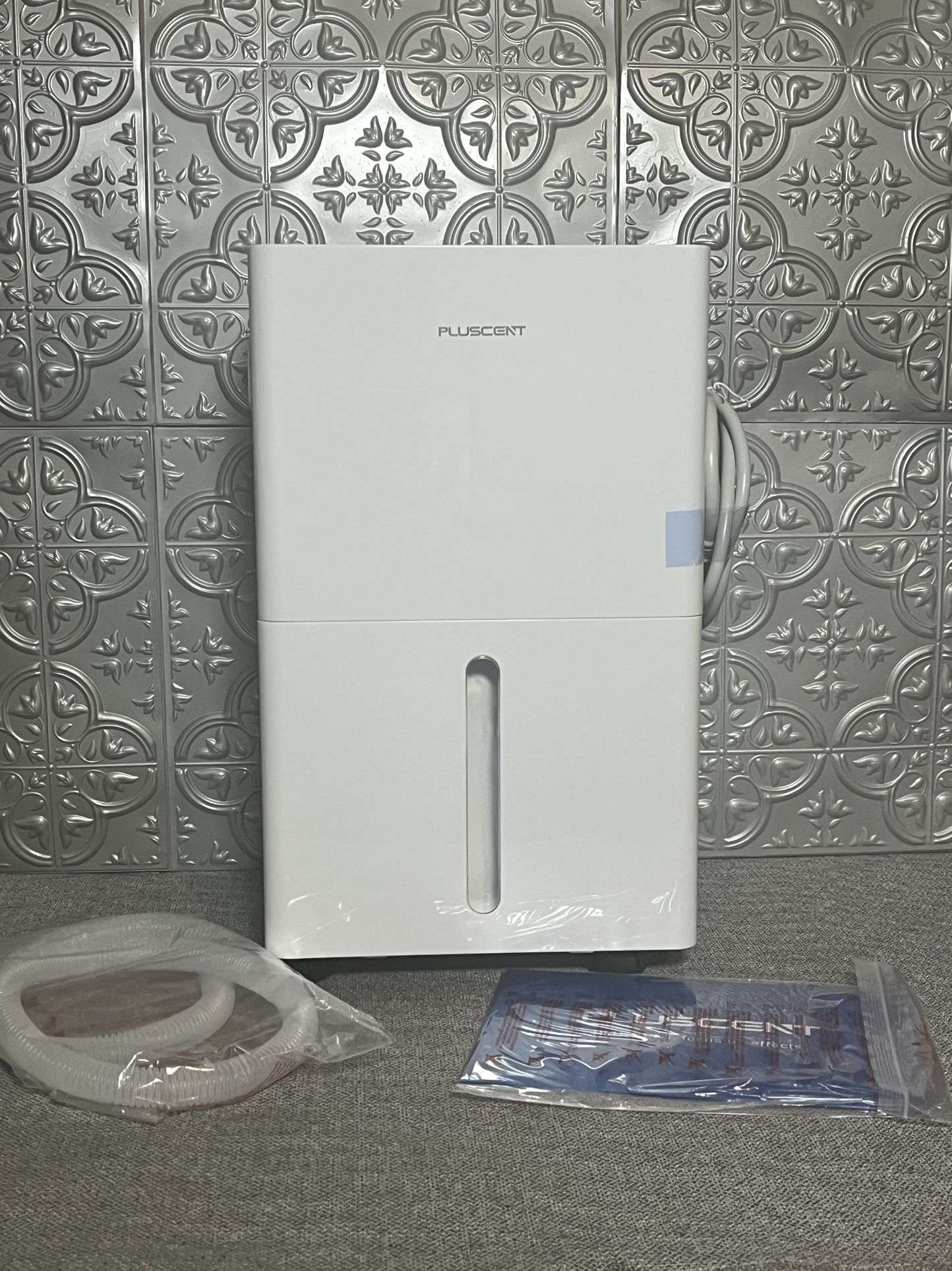 PlUSCENT 21 Pints Quiet Dehumidifier with Drain Hose, Smart Humidity Control & Monitor