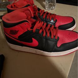 Red Jordan 1s New