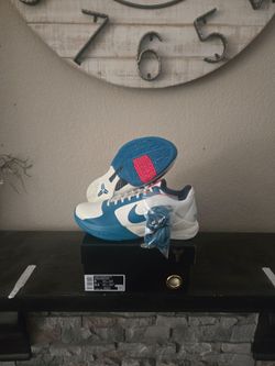 Nike Kobe 5 Caitlin Clark Coconut Milk Spruce 100% Authentic Size 7.5