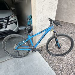 Trek X caliber 8 Mountain bike