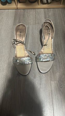 Size 11 (run Small) Pearl Heels