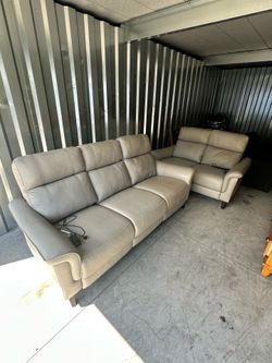 Sofa Couch/Loveseat Set Excellent Con.‼️Elec. Recline‼️USB Ports‼️DELIVERY AVAILABLE FOR EXTRA FEE