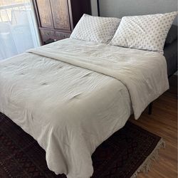Queen Keetsa mattress and bed frame! Great condition