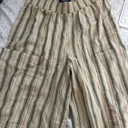 super cute flowy urban outfitters pinstripe pants. Perfect for any summer outfit, super comfy! I would totally wear this on a European vacation