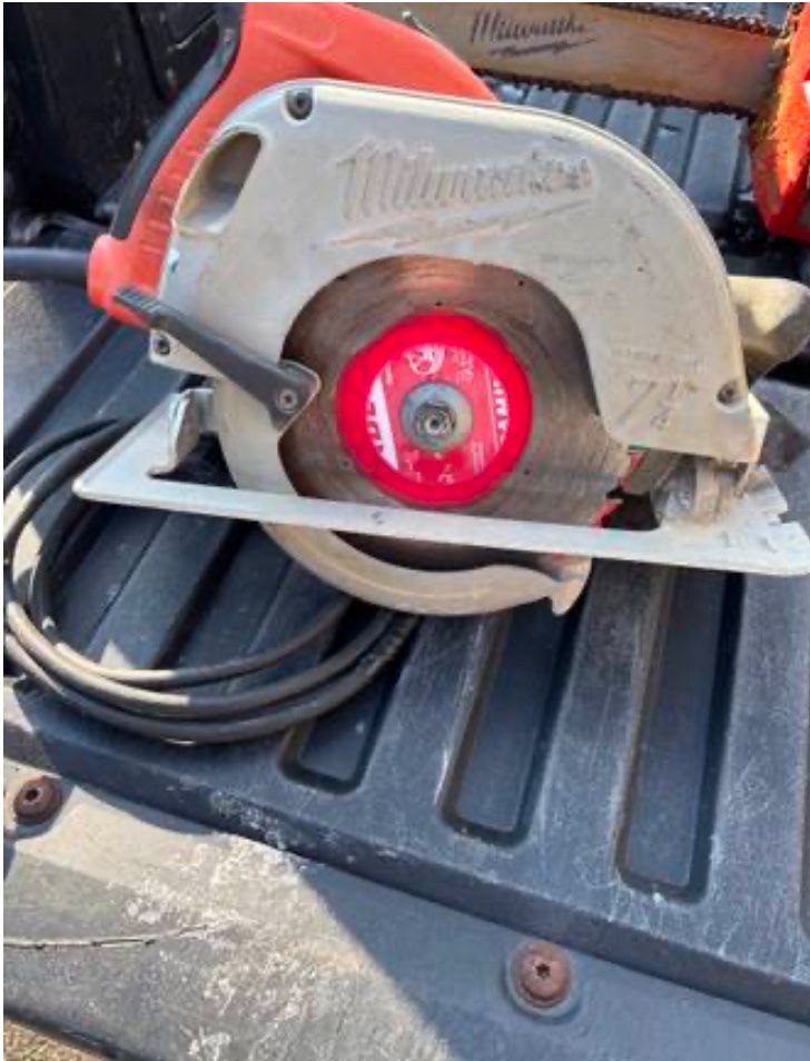 Milwaukee Circular Saw