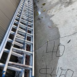 Excellent Condition 40ft And More Sizes Available Aluminum Extension Ladders 