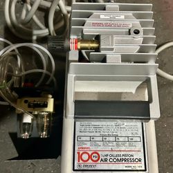 Thomas Spray It Oilless Piston Air Compressor 1/2 HP 