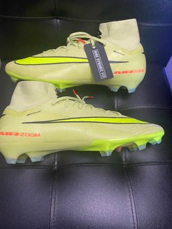 Nike Elite model soccer boots sz 13
