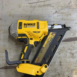DeWalt 30 Degree Paper Collated Nails & Cordless Nailer. 