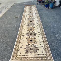 16ft Long And 3 Ft Wide Rug 