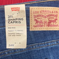 Levi’s 311 Shaping Capri Jean 24W NWT