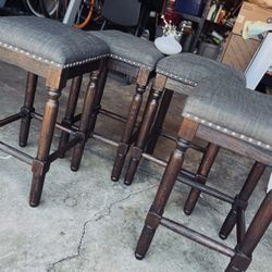 Set of 4 Wayfair Nailhead 24 in Barstools🌻