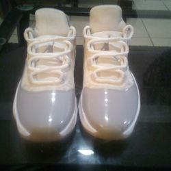 Wmns Air Jordan 11 CMFT Size. 7