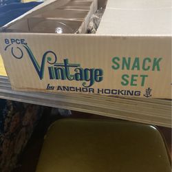 Anchor Hocking Vintage Snack Set