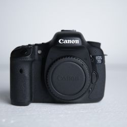 Canon EOS 7D DLSR Camera Body