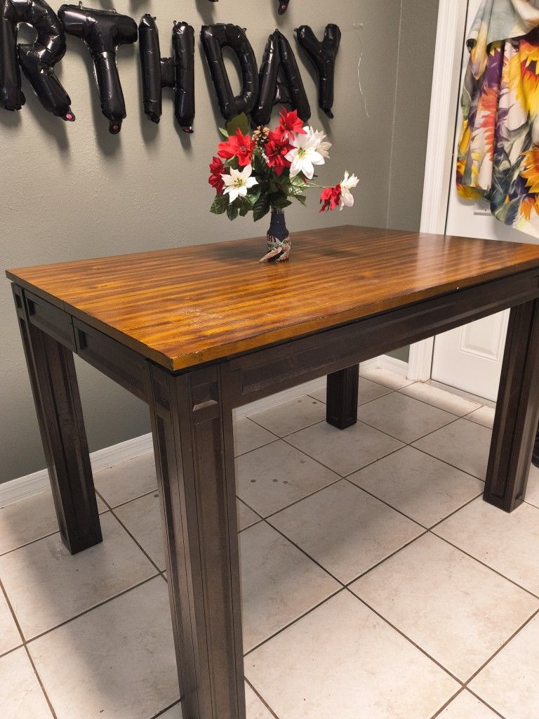 Rooms To Go Dining Table