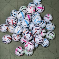 35 Taylormade Speedsoft Golf Balls 