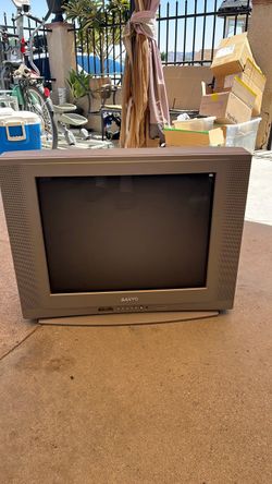 Sanyo Flat Screen CRT TV - Great for Retro Gaming