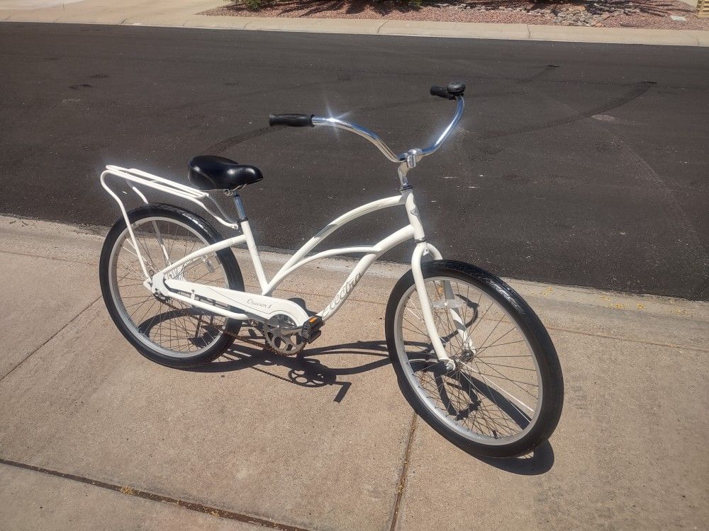 Ladies 26 Inch Electra Beach Cruiser Bike With Purse Rack