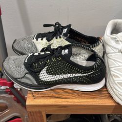 NIKE FLYKNIT RACERS BLACK/WHITE NEON