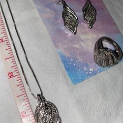 KRN BR Baguette Swirl Silver Tone Gemstone. Costume Jewelry Set