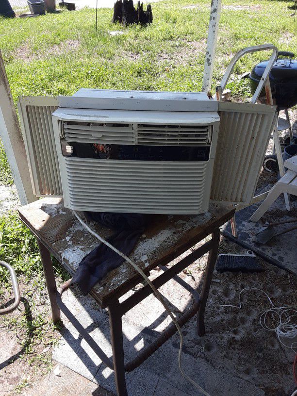 AC By Kenmore In Excellent Working Condition Ice Cold