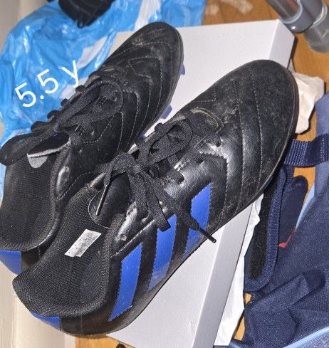 Youth Soccer Shoes