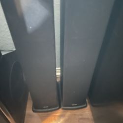 Pair Of Polk Audio Speakers R 40 