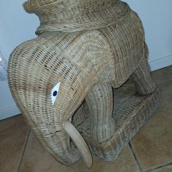 Elefantes De Mimbre 