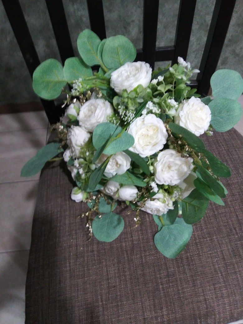 Greenery And Gold Bouquet