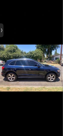 Audi Q5 SUV – Black