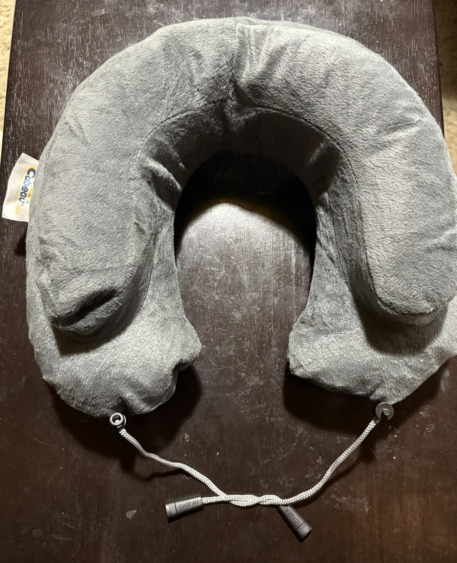  Cabeau Inflatable Neck Pillow